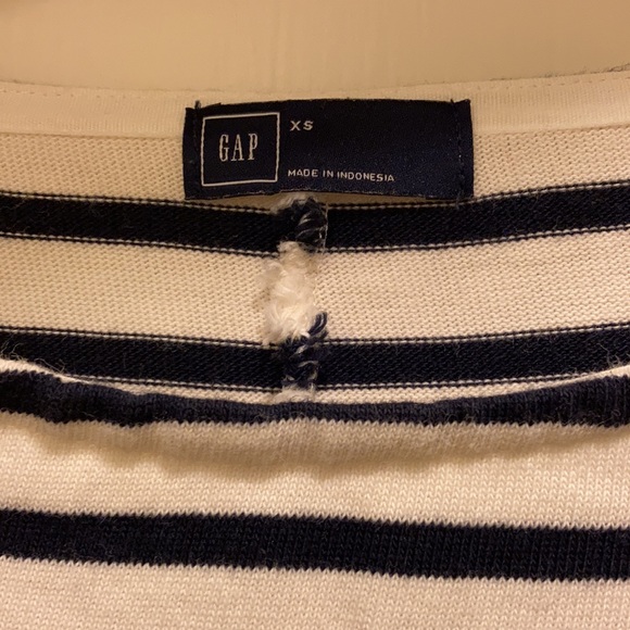 Gap dress xs small stain on arm - Picture 2 of 3